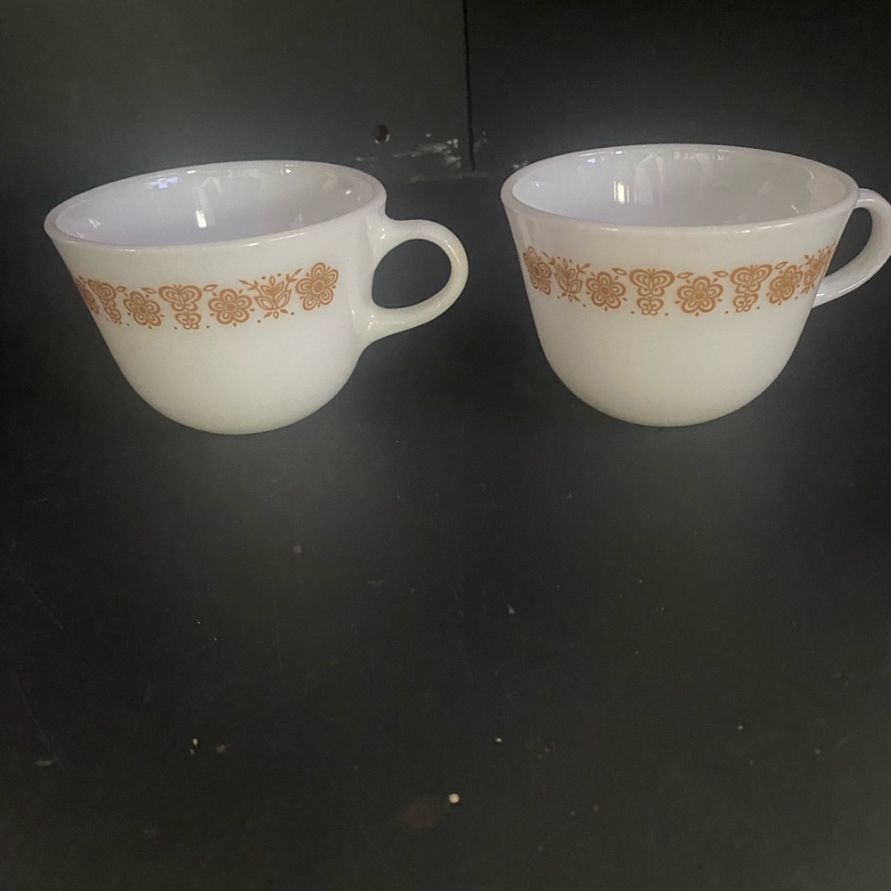 Set of 2 vintage Corelle gold butterfly coffee cups Standard handles